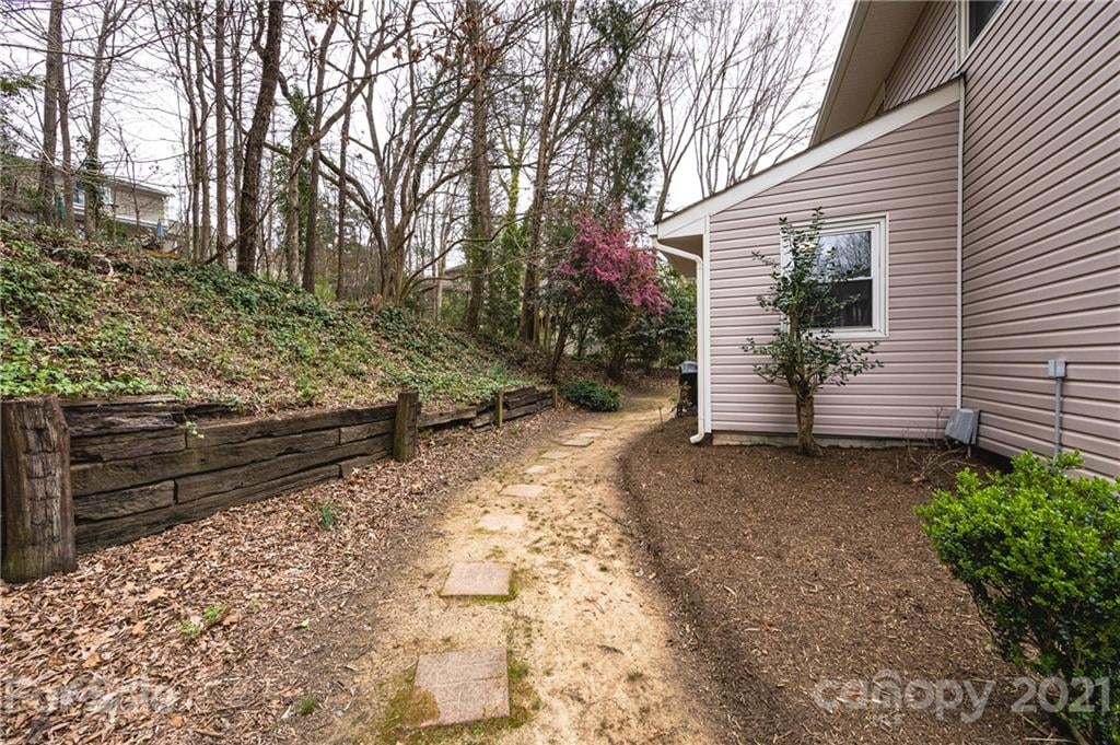 210 Oak Creek Drive, Charlotte, NC 28270 Fran Lucci Real Estate