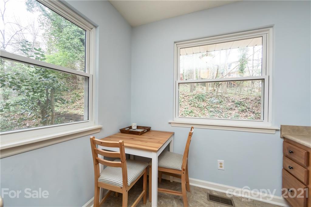 210 Oak Creek Drive, Charlotte, NC 28270 Fran Lucci Real Estate