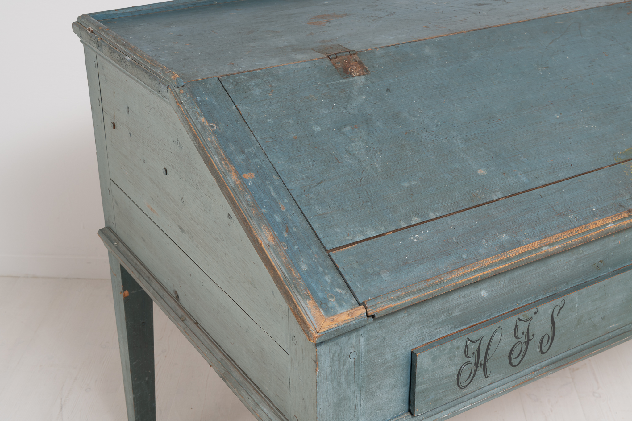 Swedish Blue Writing Desk in Painted Pine Frånö Antik