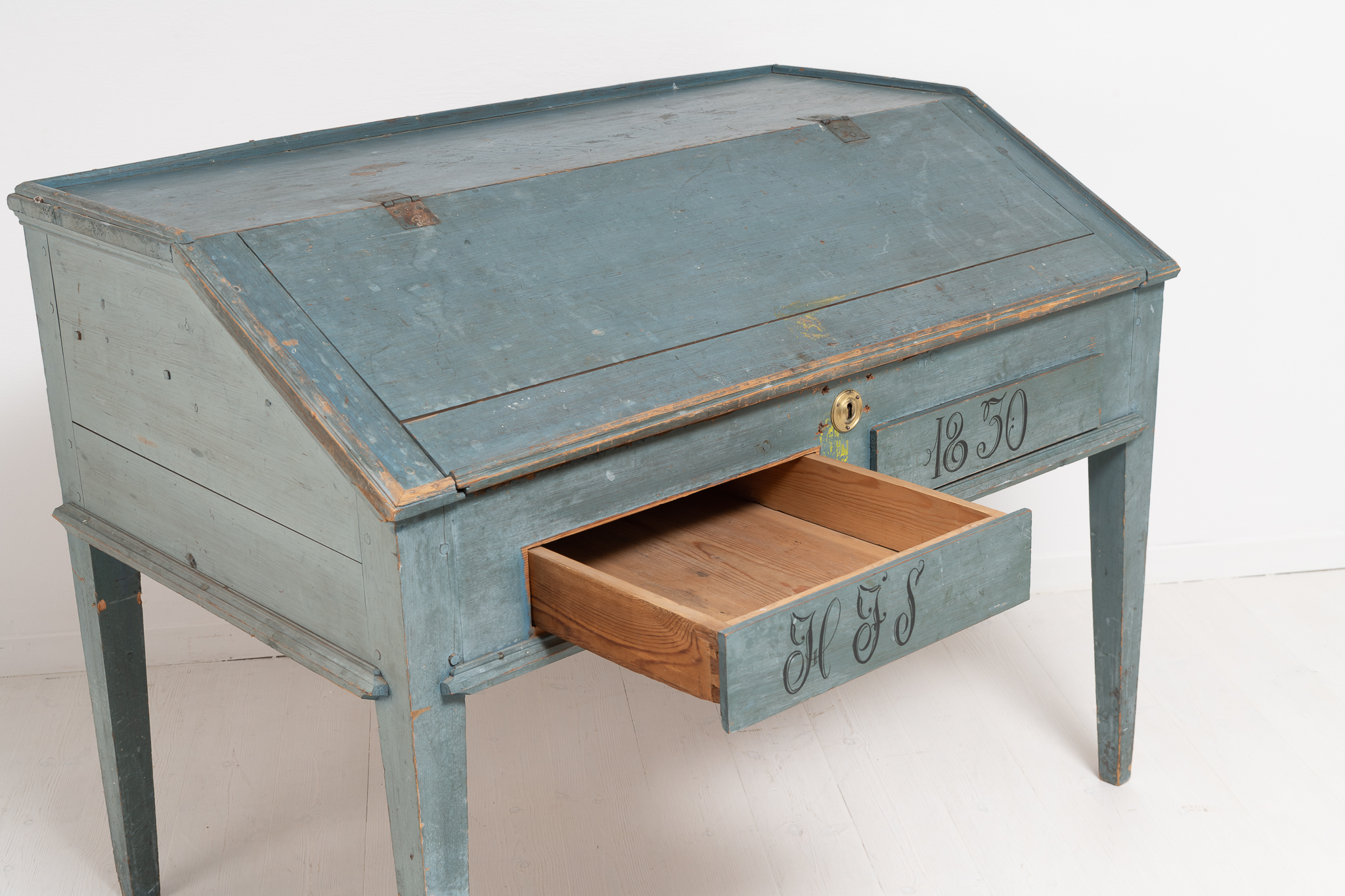 Swedish Blue Writing Desk in Painted Pine Frånö Antik