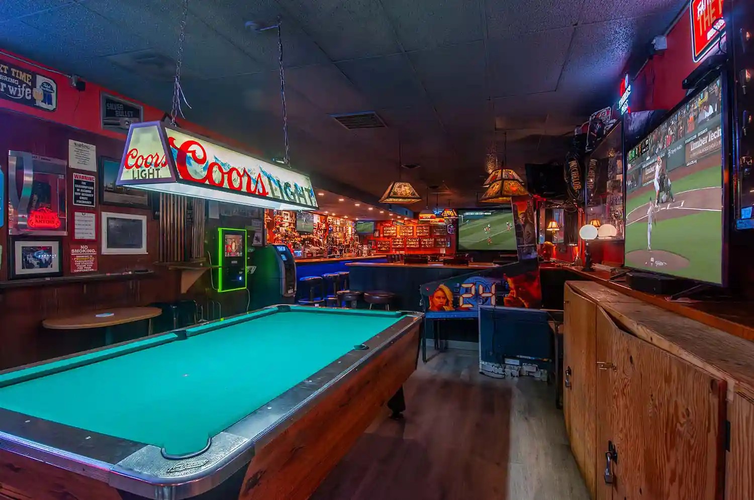 Photos of peninsula sports bar Mountain View Fred's Place"