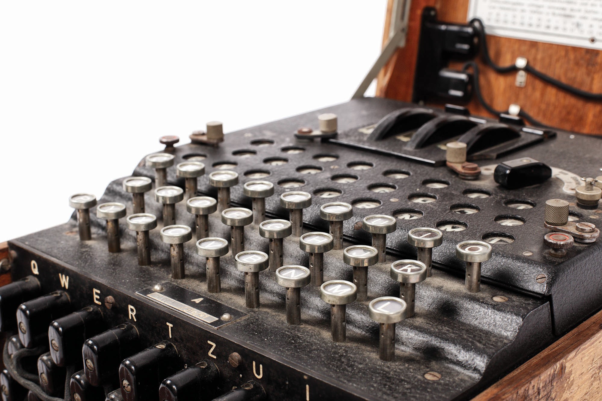 Achetée 100 , cette machine à écrire n'était autre qu'une Machine Enigma