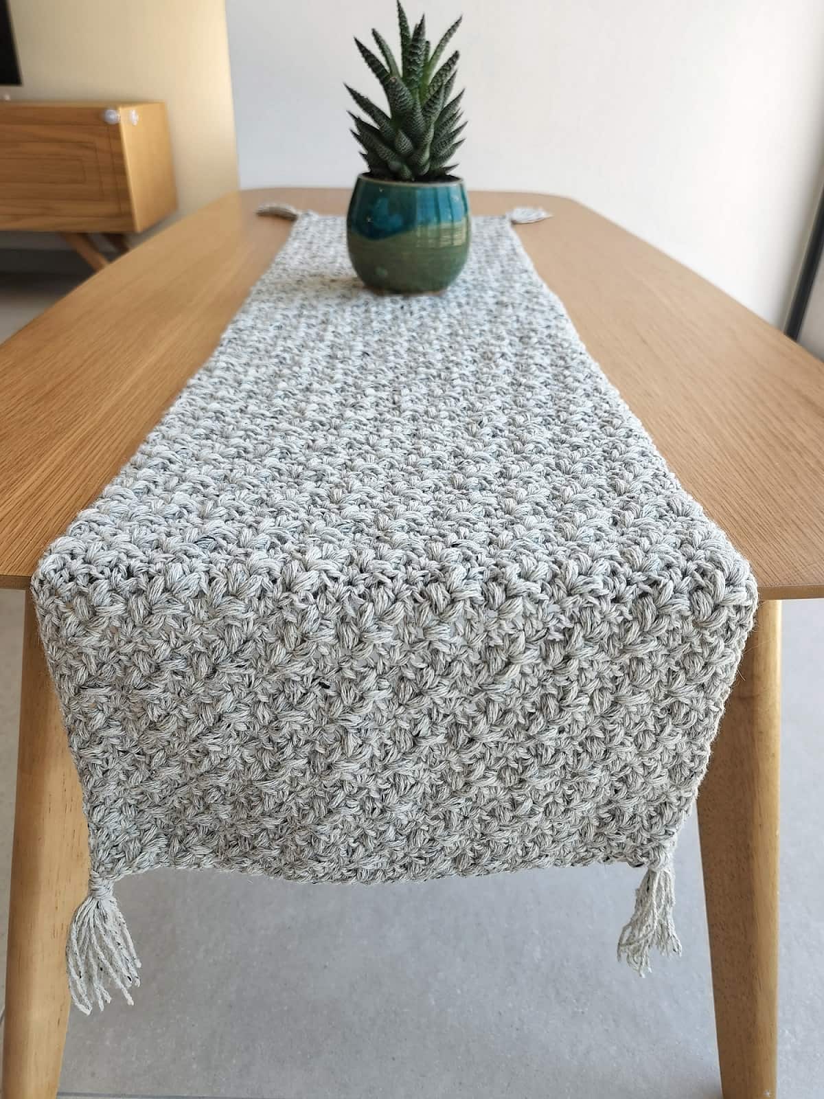 Crochet Table Runner Pattern • Free Crochet Tutorials and Patterns