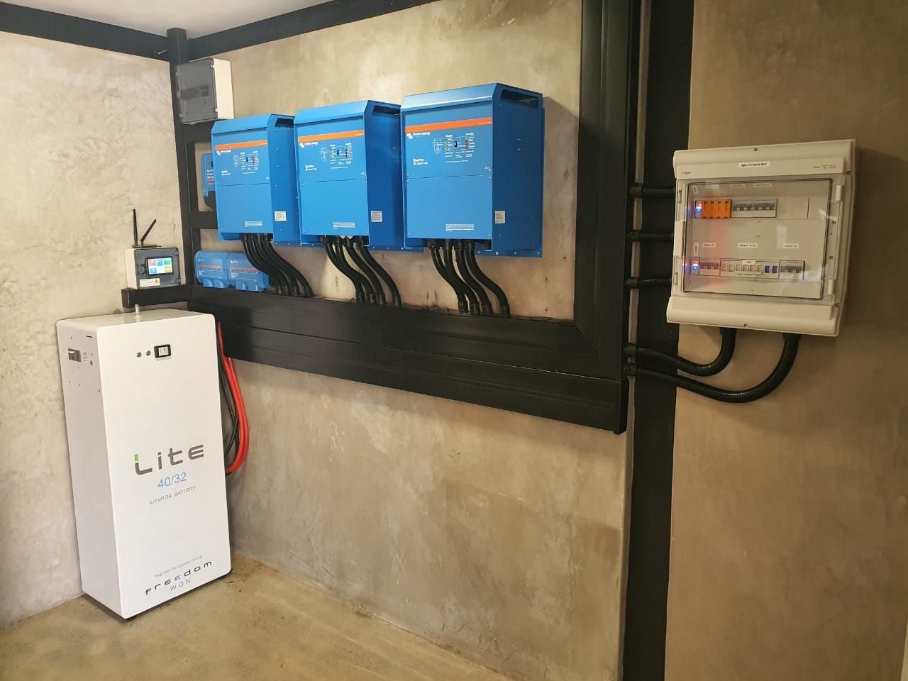 Integrated Battery and Inverter Solutions FREEDOM WON