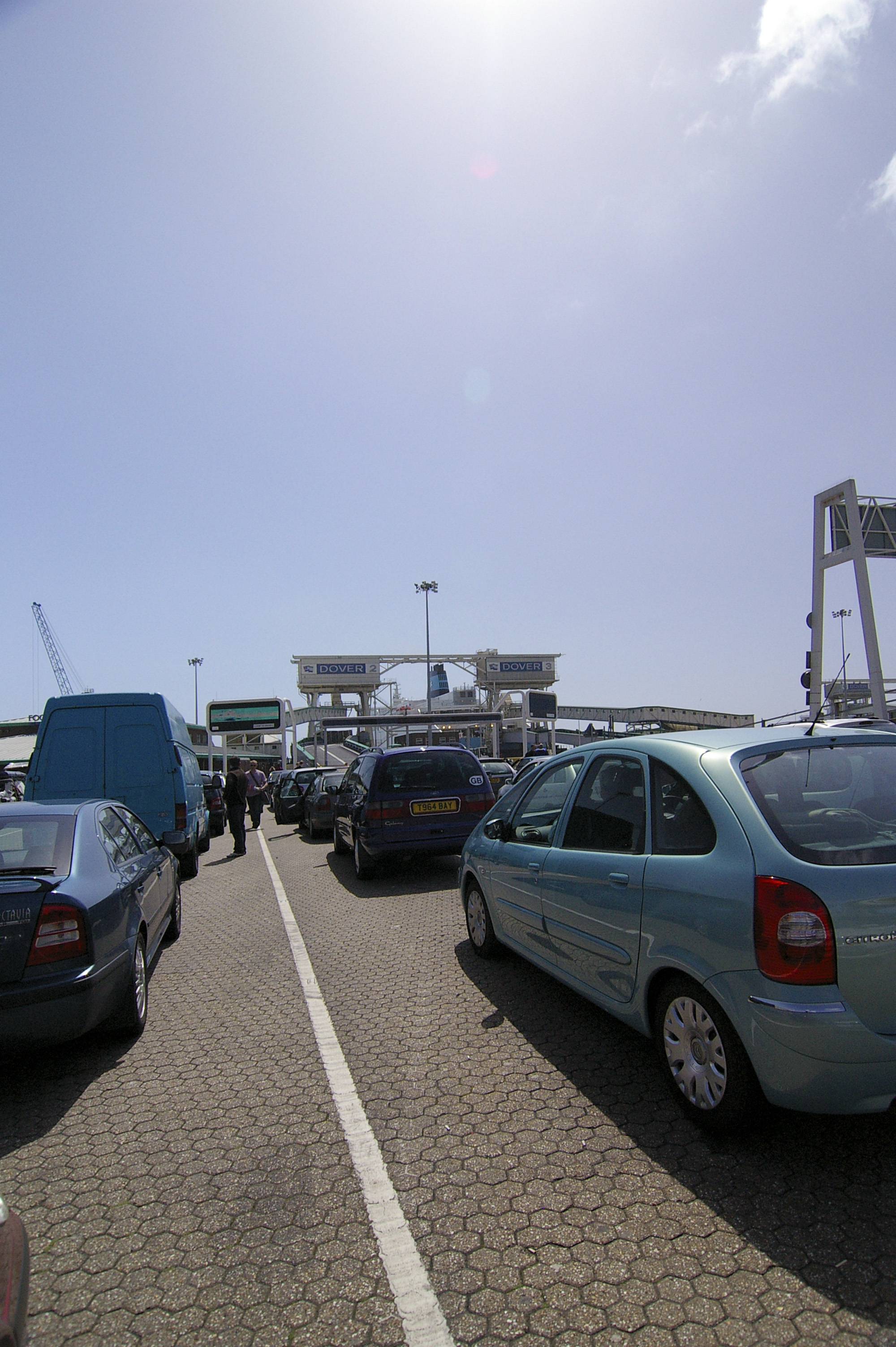 Free Stock Photo 2275queue for the ferry freeimageslive