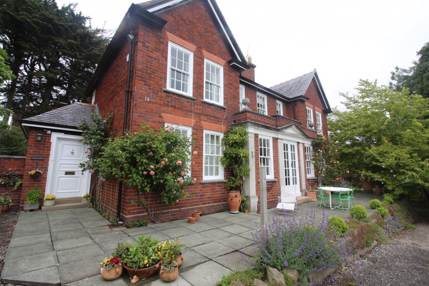 Holywell, 4 bedroom, Detached