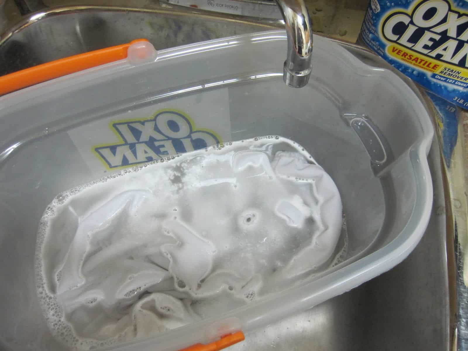 She Mixed Oxiclean With Hot Water If You Know Why You Would Do The Same