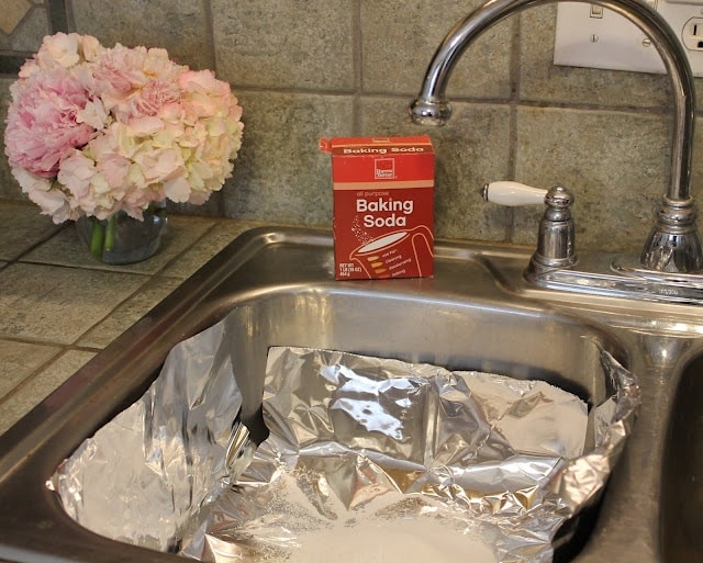 Aluminum Foil & Baking Soda Are The First Thing To Love In 2017
