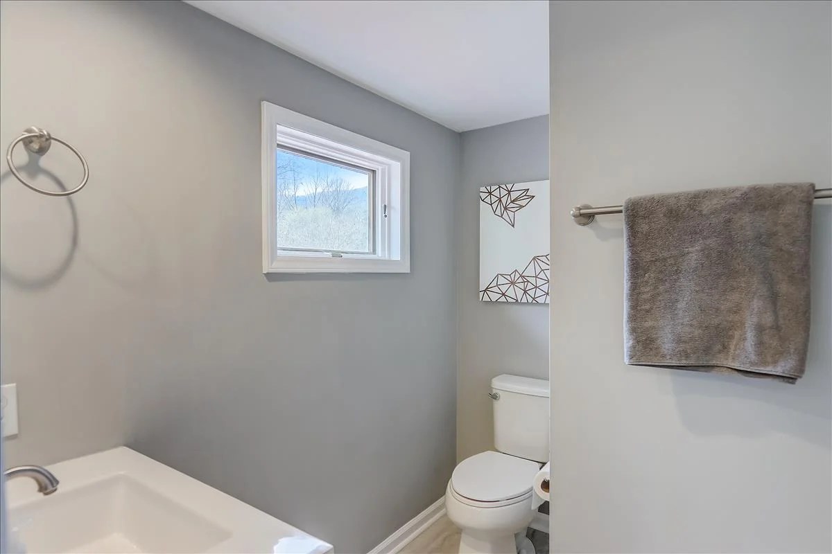 4 Riddle Road, Swannanoa Freestone Properties