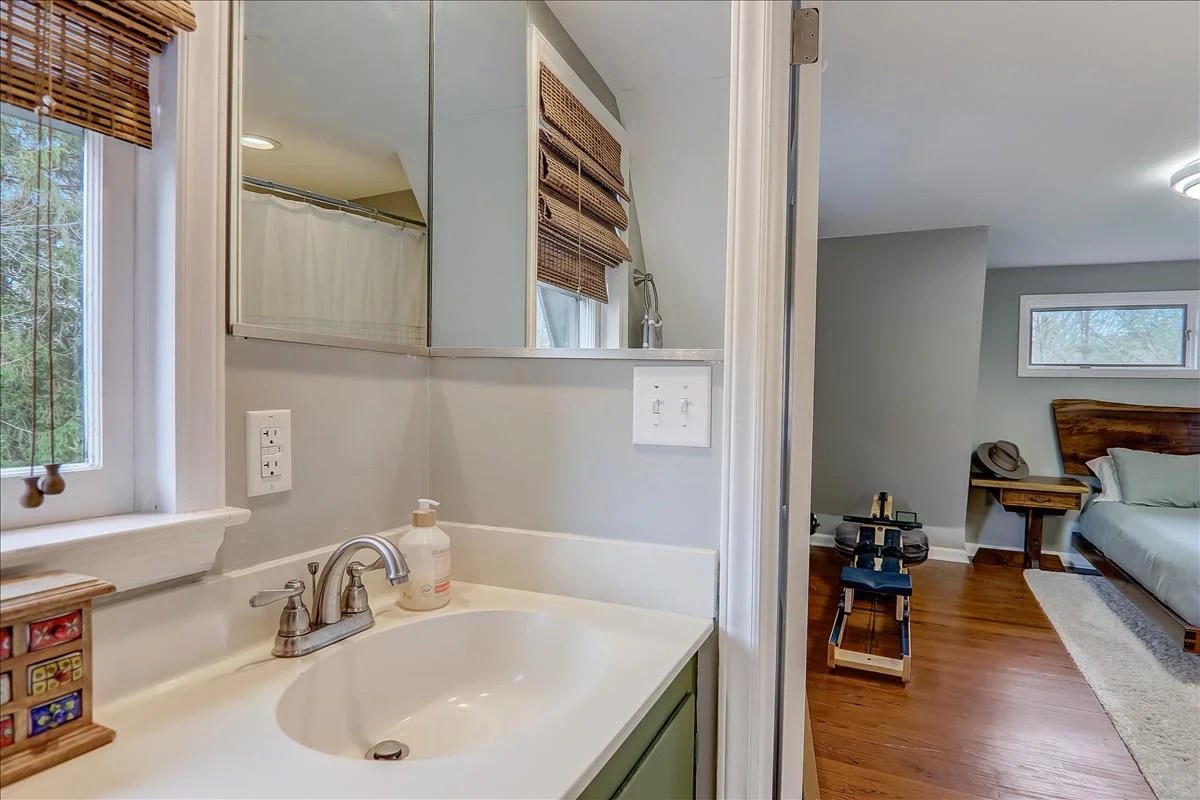 4 Riddle Road, Swannanoa Freestone Properties