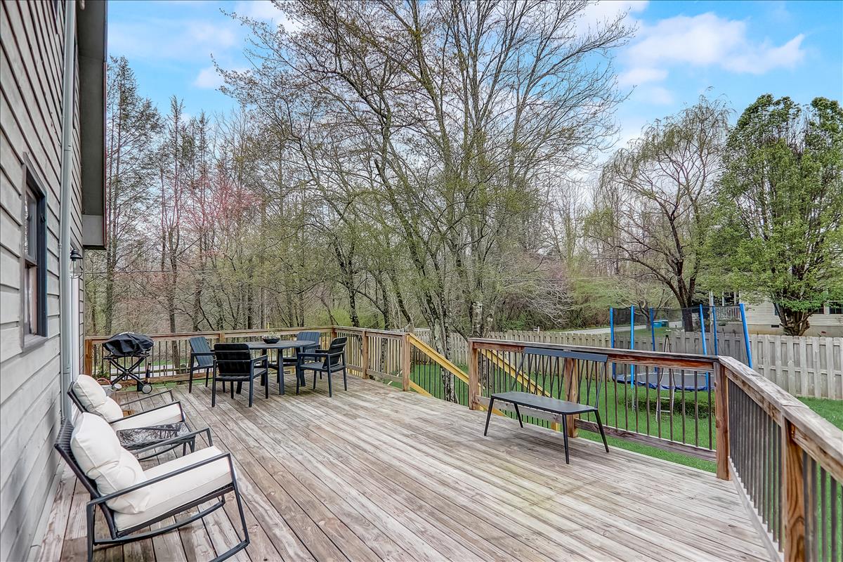 4 Riddle Road, Swannanoa Freestone Properties