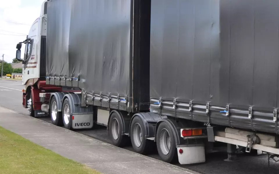 What Is a Converter Dolly & What Is It Used For? freightcourse