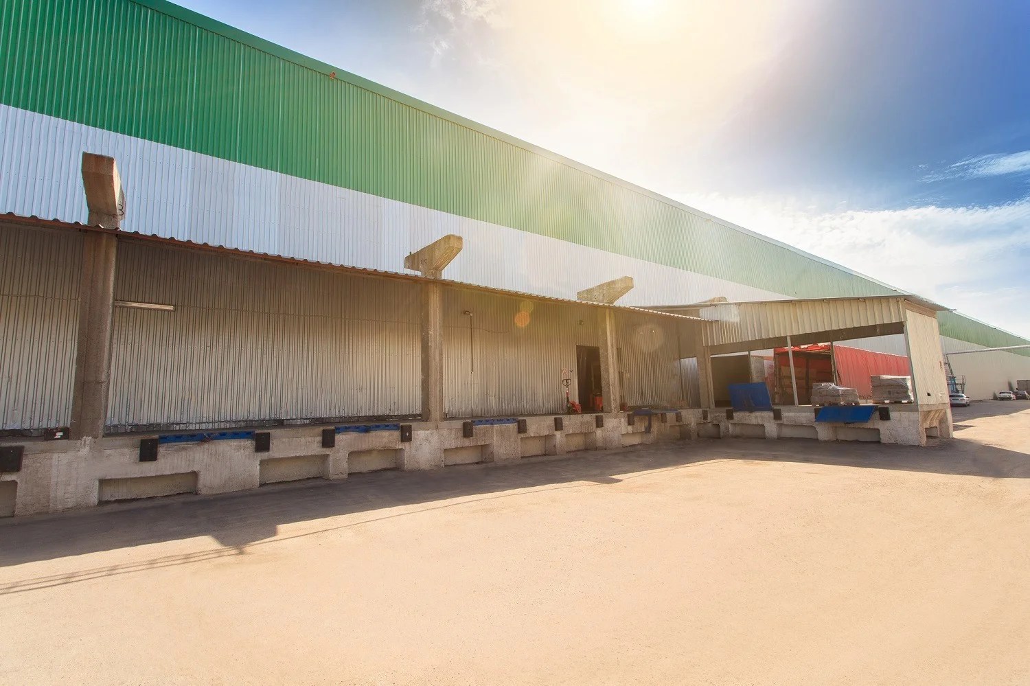 The Various Dock Types in Freight Shipping and Their Purpose