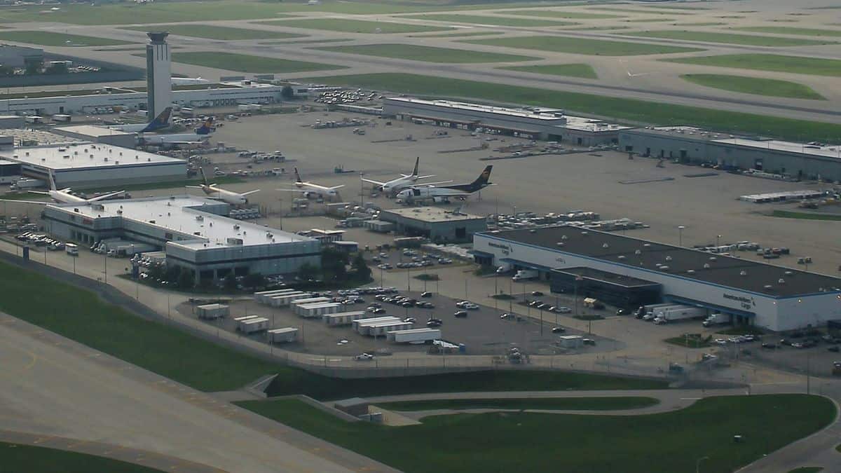 Fed up with cargo congestion, freight forwarders flee O’Hare airport