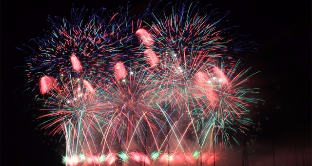 Mistral Salon reporte le feu d'artifice du 14 juillet SalonDe