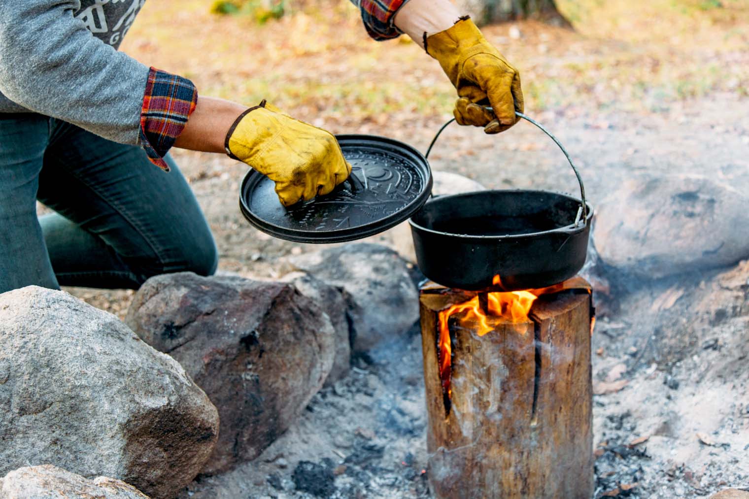 How to Make a Swedish Fire Log Fresh Off The Grid