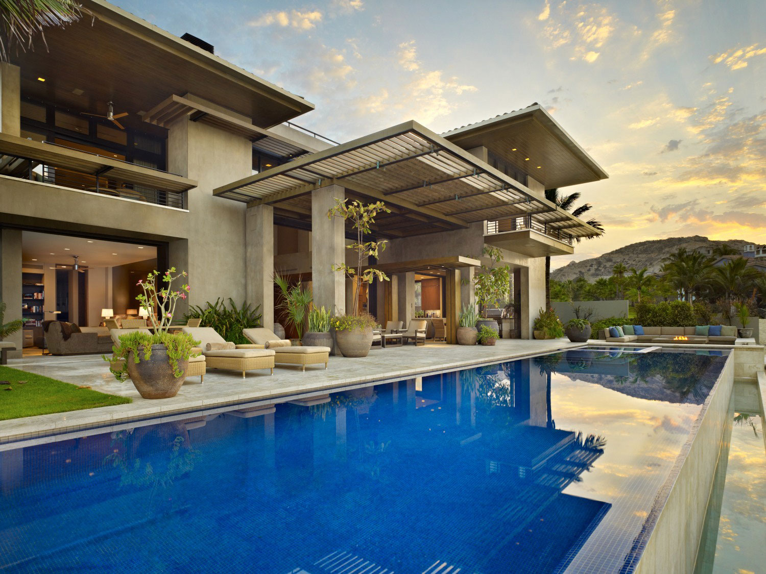 Beachfront Vacation Home in Cabo San Lucas, Mexico