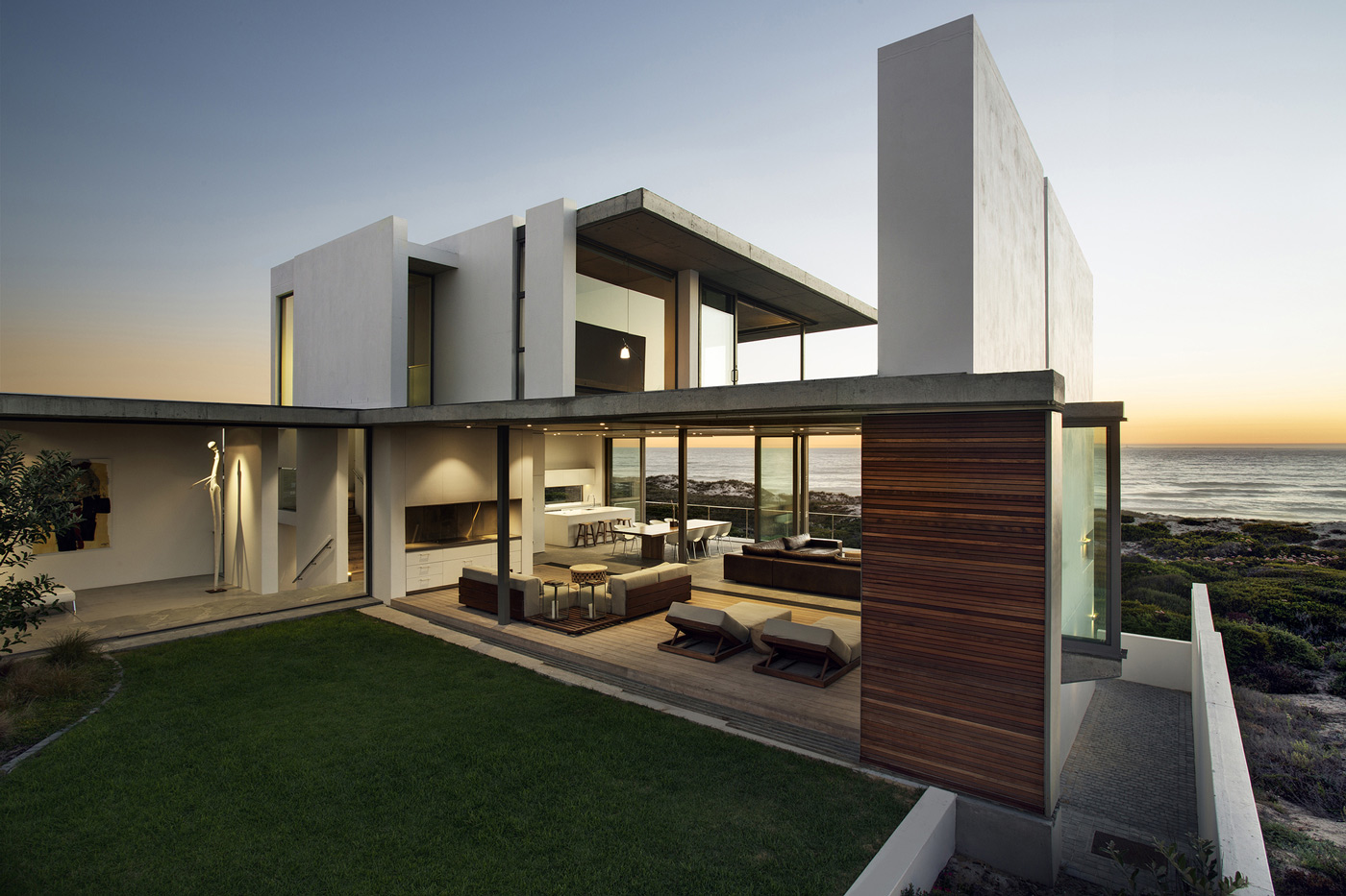 Oceanfront Holiday Home in Yzerfontein, South Africa Fresh Palace