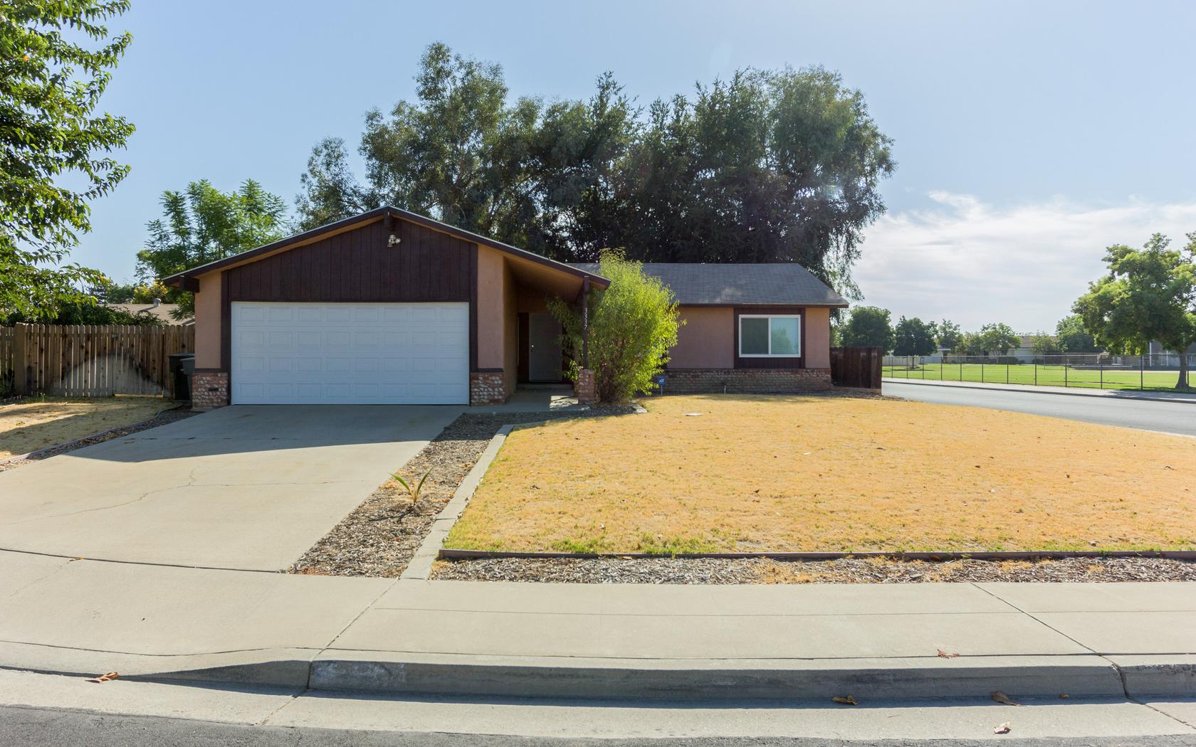 Established Clovis Neighborhood FresYes!