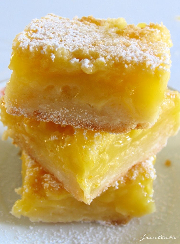 Craving Gooey Lemon Bars • Freutcake