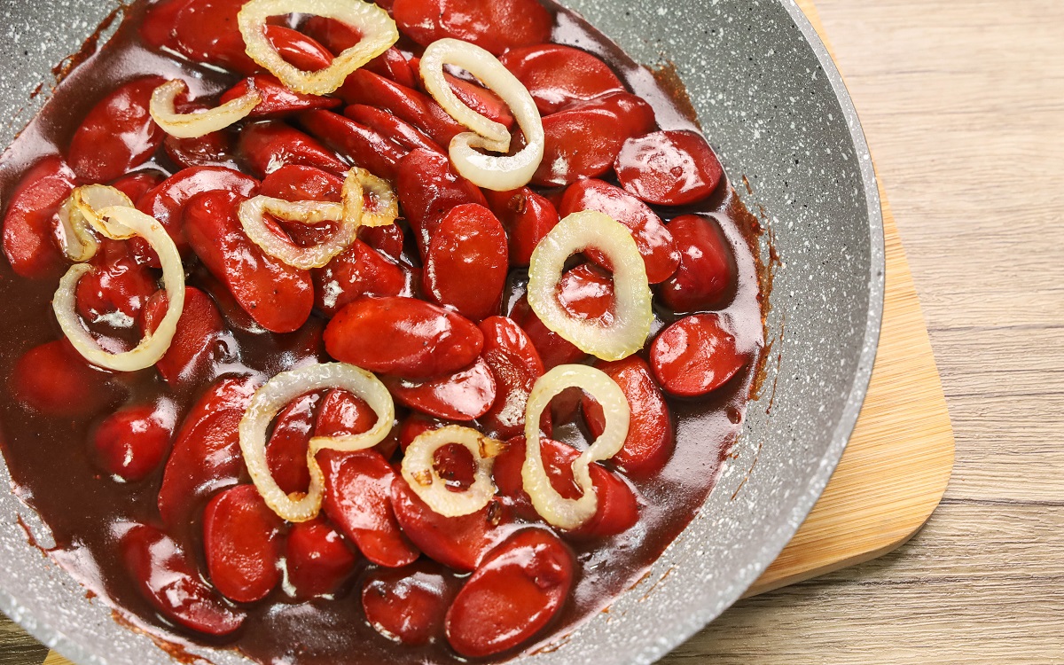 Stir Fry Hotdog With Ketchup And Oyster Sauce ( Sizzling Hotdog
