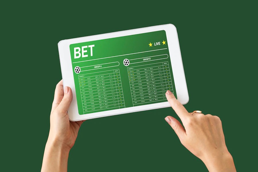 What Is a Handicapper in Betting? Definition and Explanation