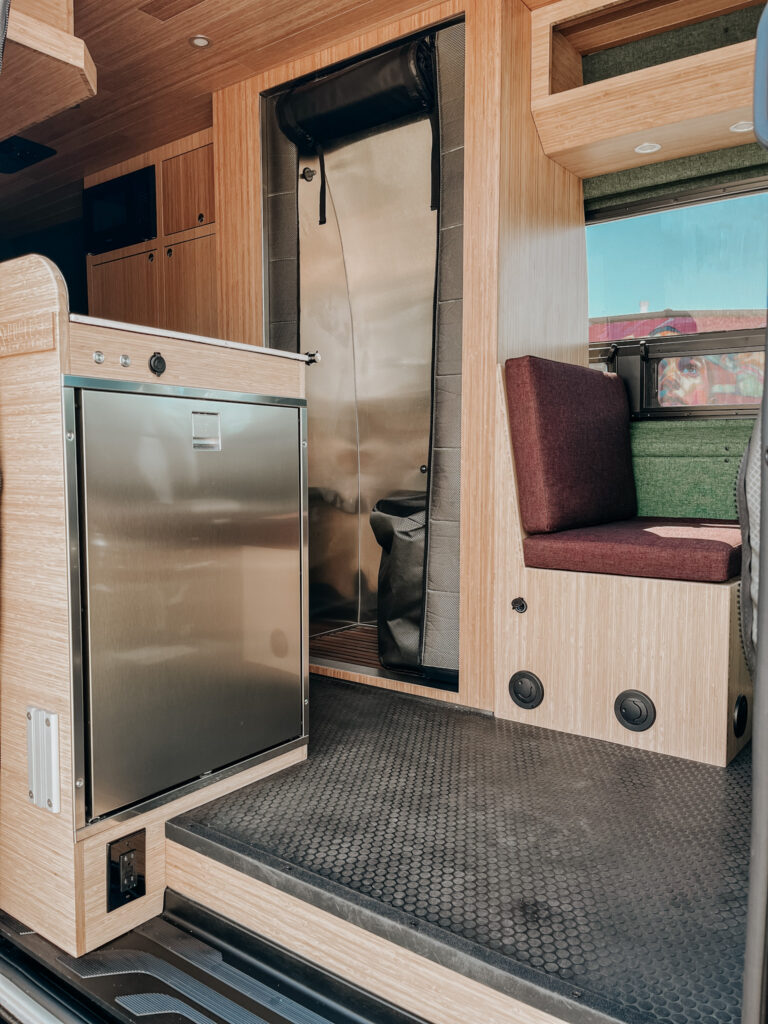 Sprinter Van & RV Showers Frigo Design