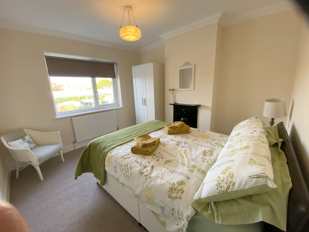 Pole Barn Lane, Pole Barn Lane, FrintononSea Frinton Holiday Lets Flat House Apartment