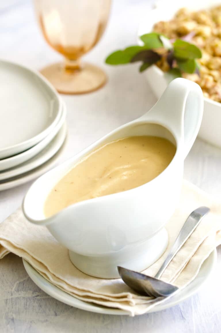 How to Make Gravy Without Drippings Chicken, Turkey or Beef!