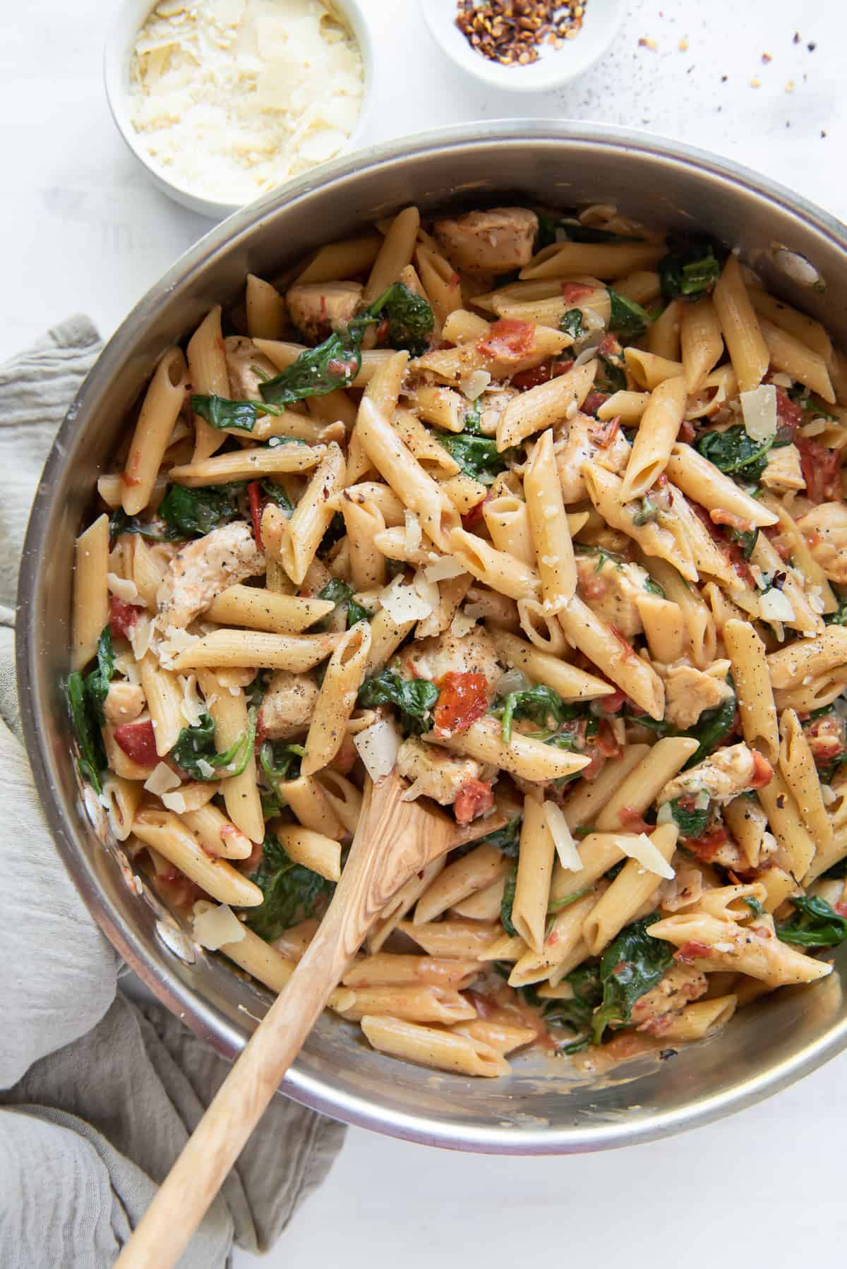 Chicken and Spinach Skillet Pasta (30 Minute Meal!) Valerie's Kitchen