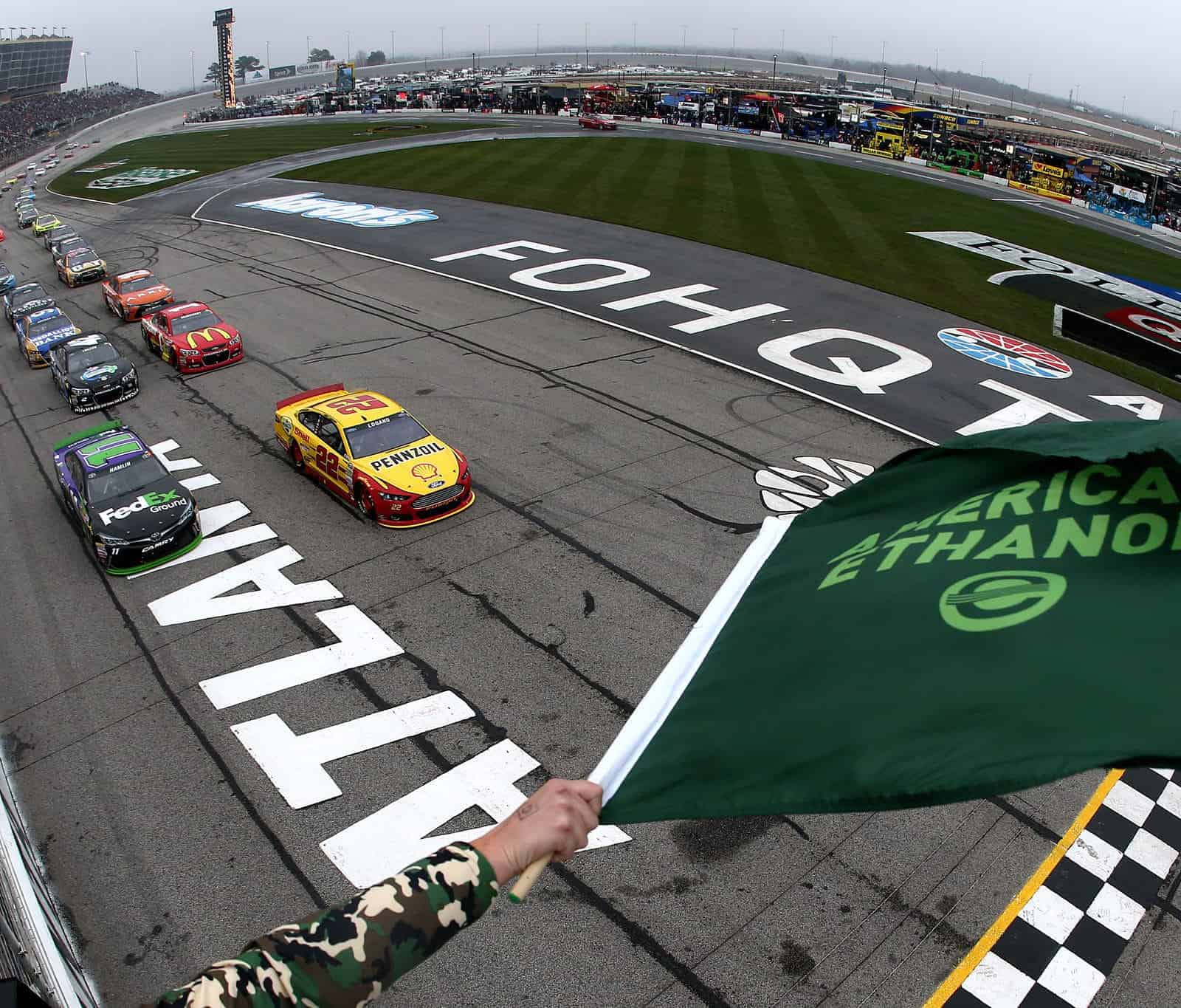 When Is The Green Flag For Today's Nascar Race / Eventually led the