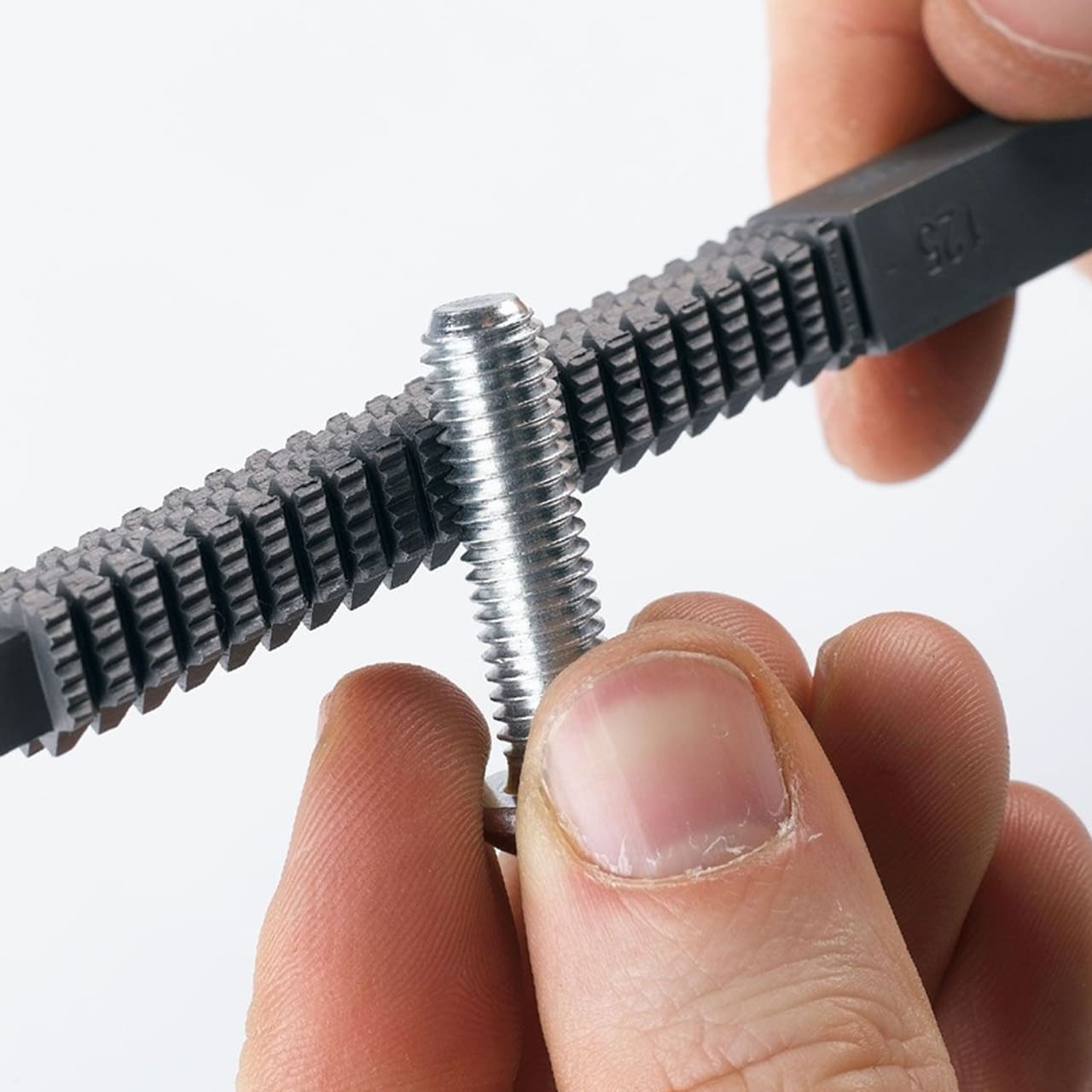 Metric Thread File (0.753 Pitch)