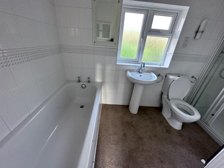 Englefield Green, Surrey, 4 bedroom, Detached House