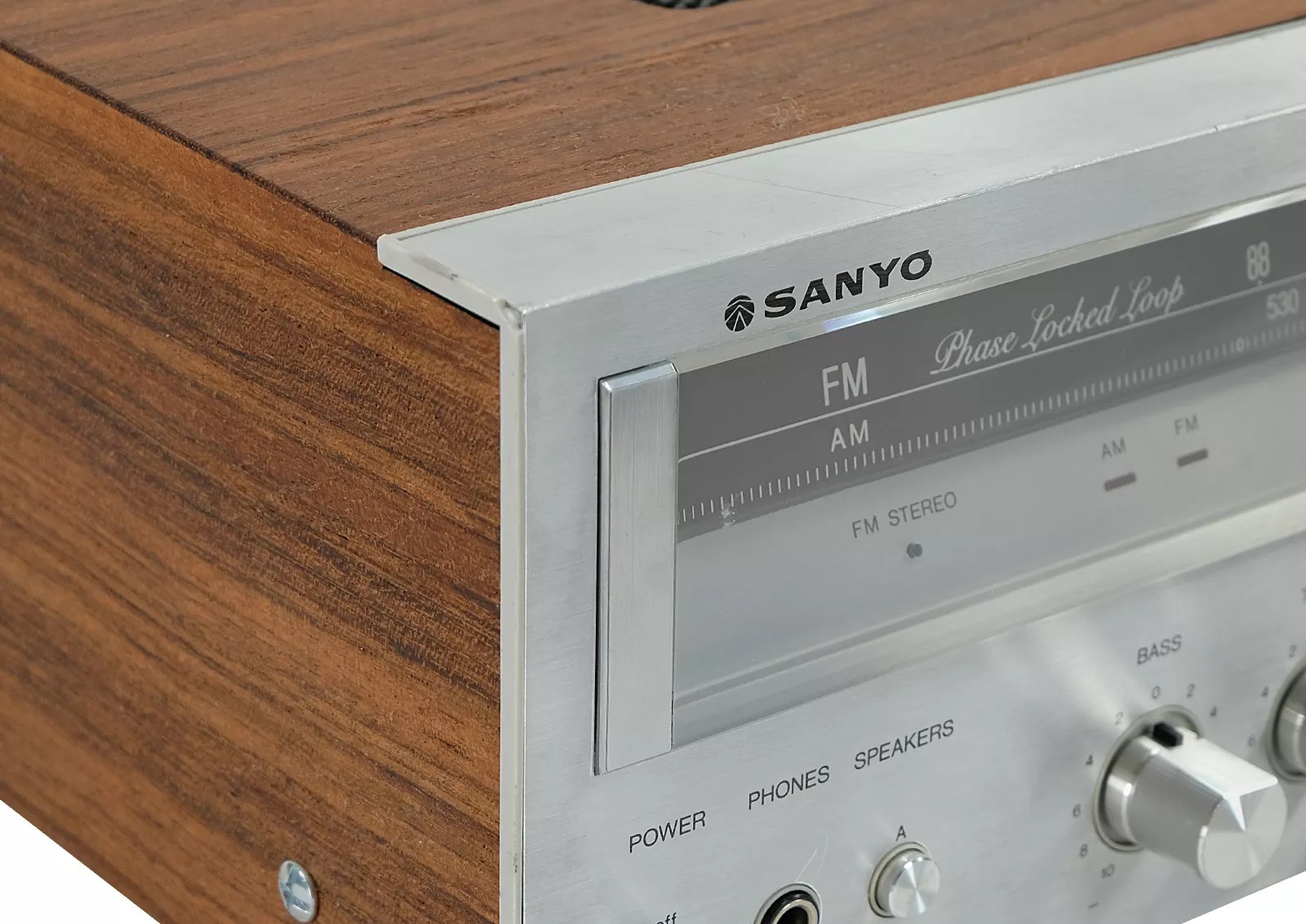 Sanyo 2016 Stereo Receiver. Classic Vintage. Revitalized.