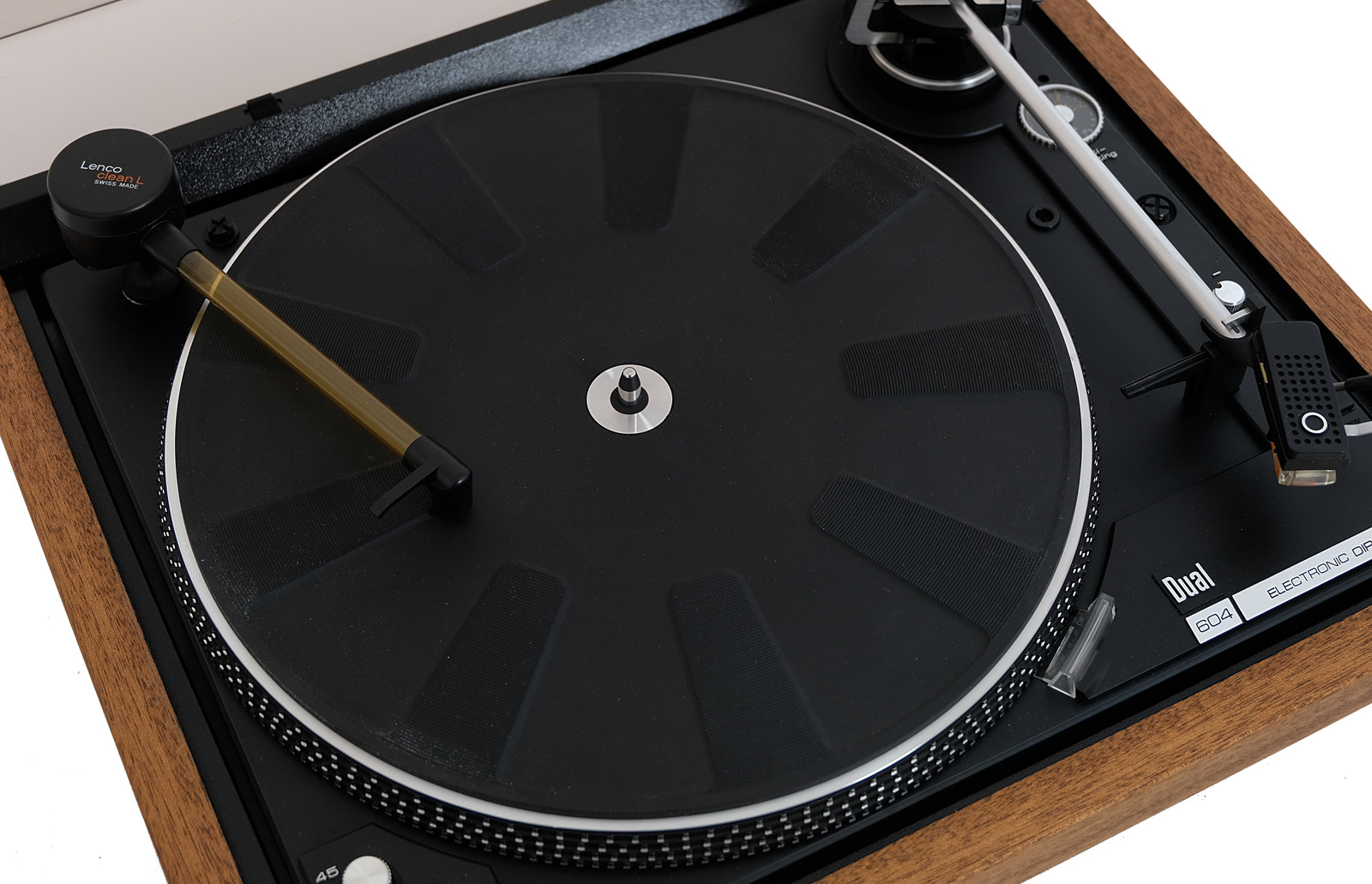 Dual CS 604 Turntable. Classic Vintage. Completely revitalized.