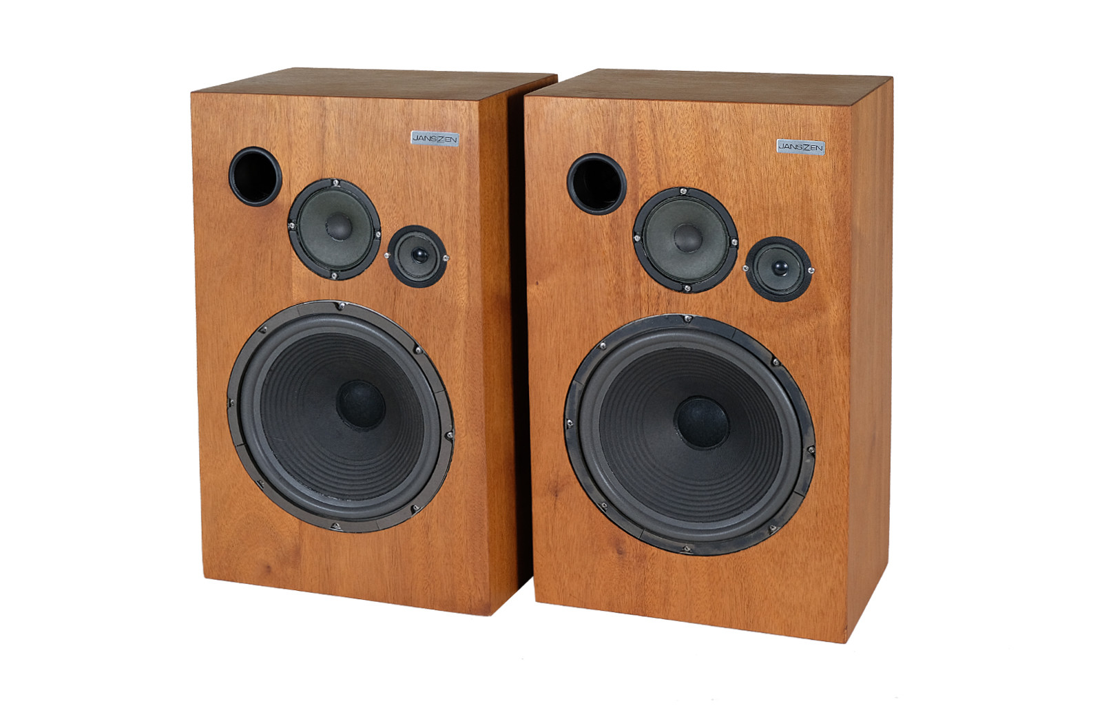 JansZen speakers. Classic Vintage. Fully revitalized.