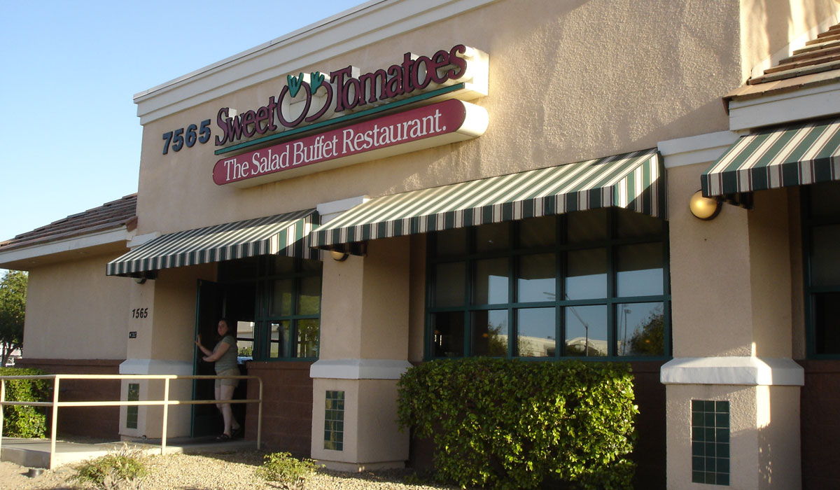 Shuttered Buffet Concept Sweet Tomatoes is Coming Back FSR magazine