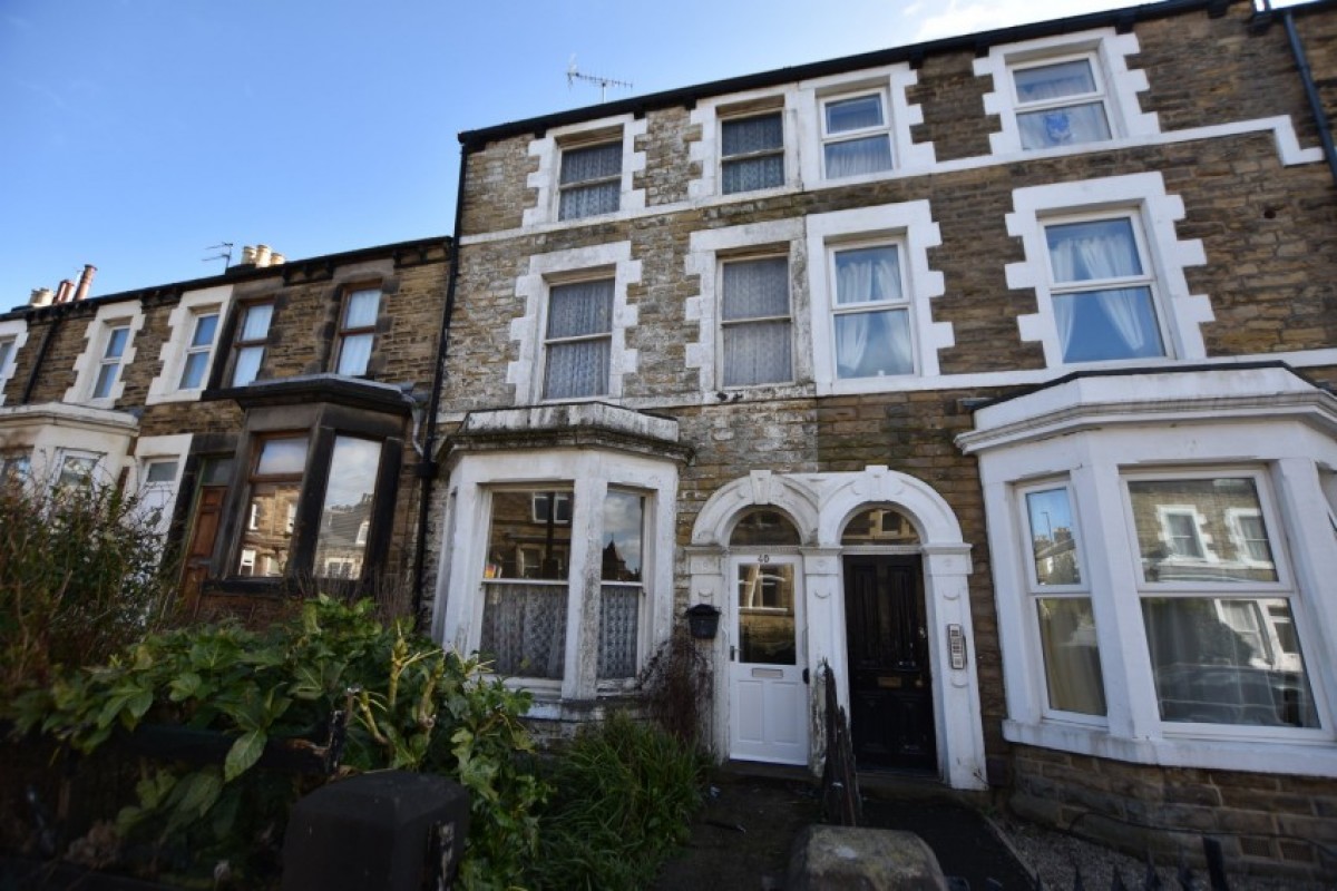 Harrogate property sells for £64,000 above guide price at thrilling online auction Feather