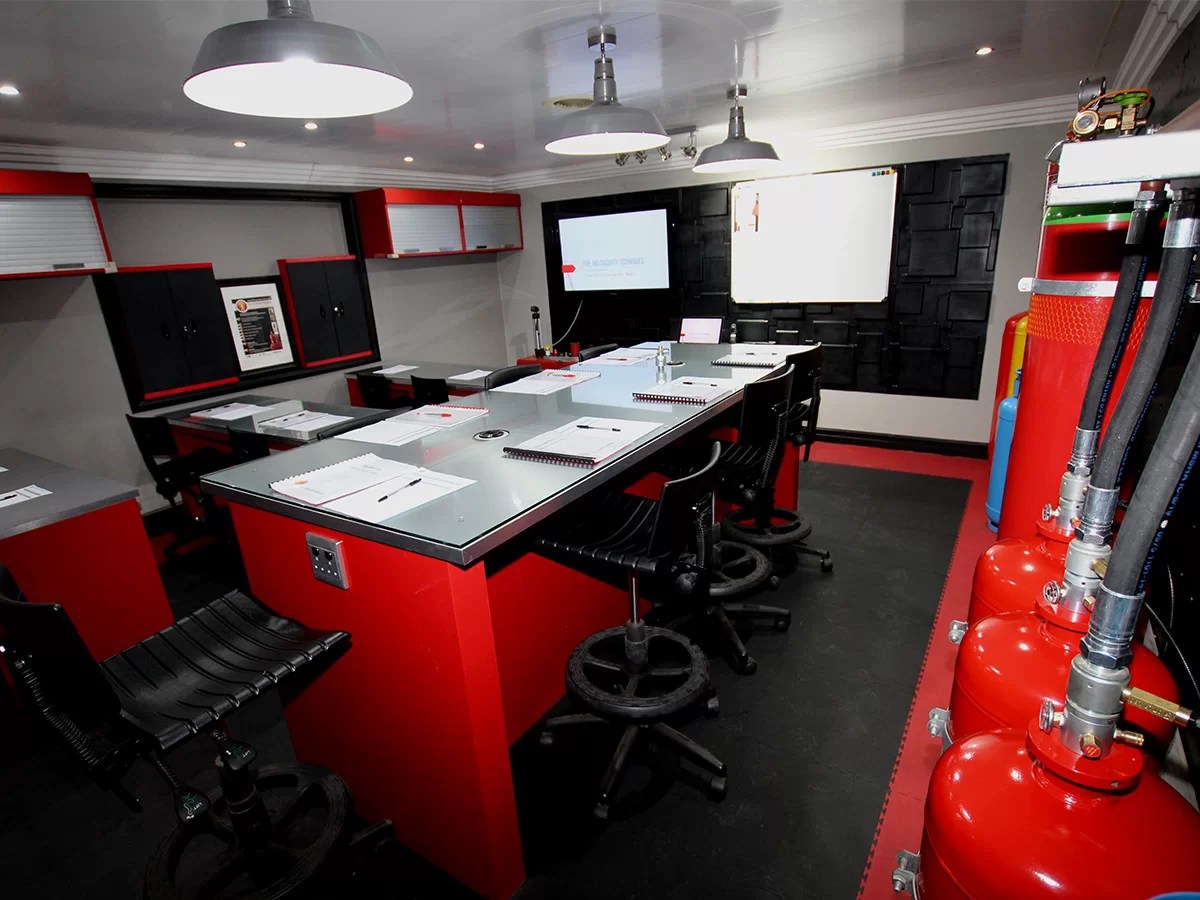 Certified Gas Cylinder Manufacturing Quality Assured FST