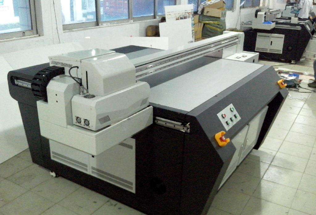 The differences between silk printing and UV printing on glass Fstechwin