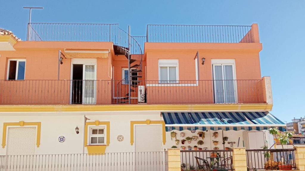 Ref 18044 **Long Term Rental** Las Lagunas Fuengirola Spectacular