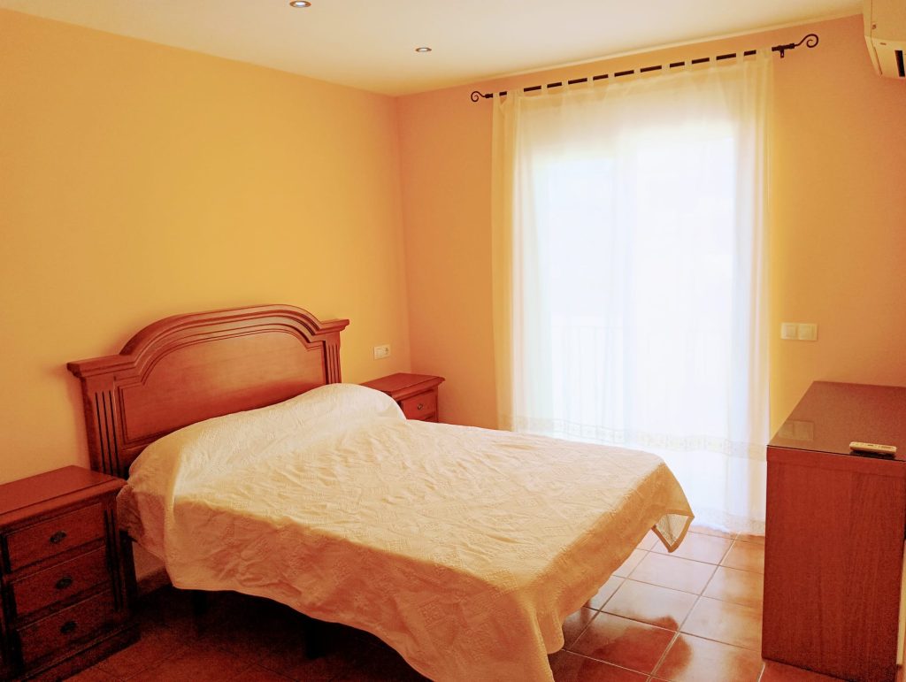 Ref 18044 **Long Term Rental** Las Lagunas Fuengirola Spectacular