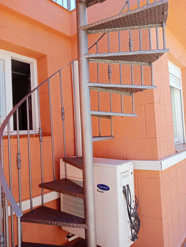 Ref 18044 **Long Term Rental** Las Lagunas Fuengirola Spectacular