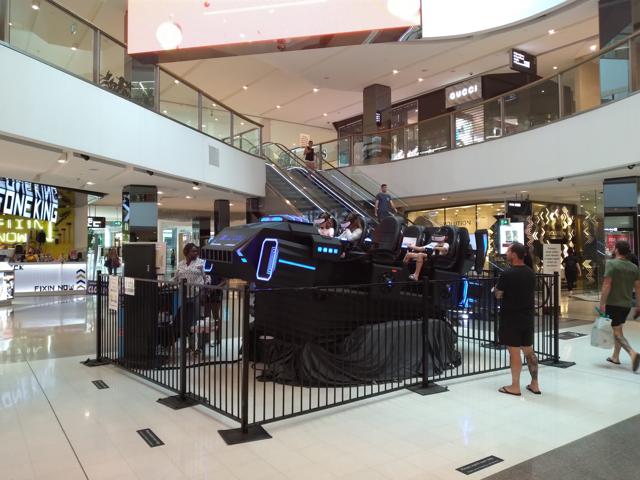 Mobile Truck 6seats 9d VR Simulator Used In Shopping Malls