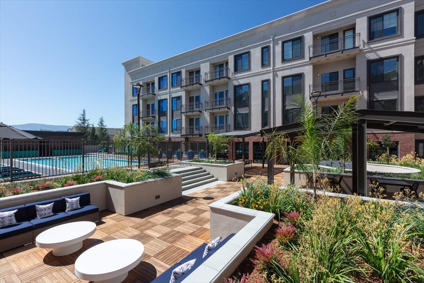 300 Railway Campbell, CA 95008 Furnished Apartments