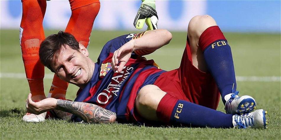 Lionel Messi se lesionó la rodilla izquierda Liga de