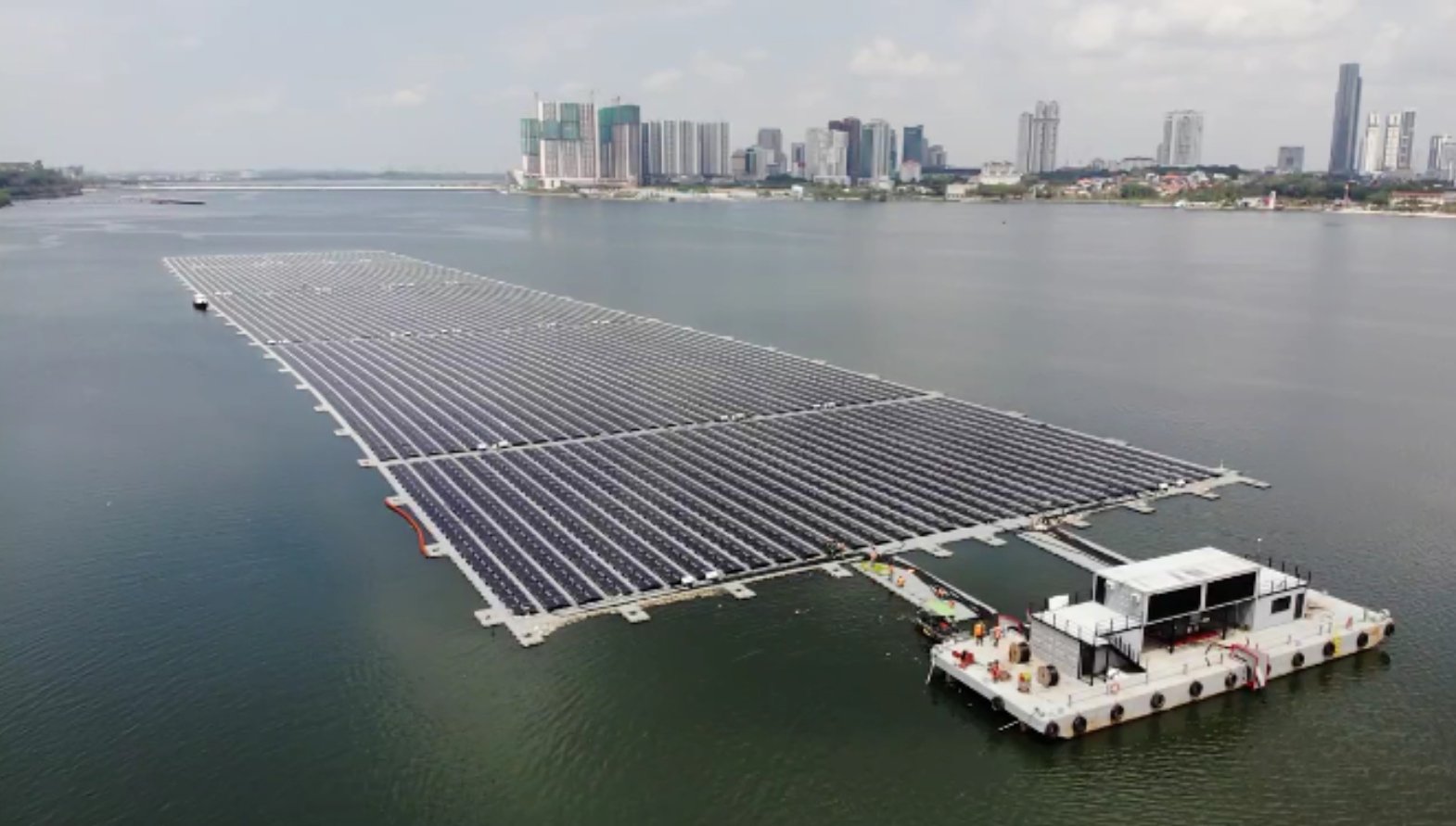 Singapore now home to one of the world's largest floating solar farms FuturArc