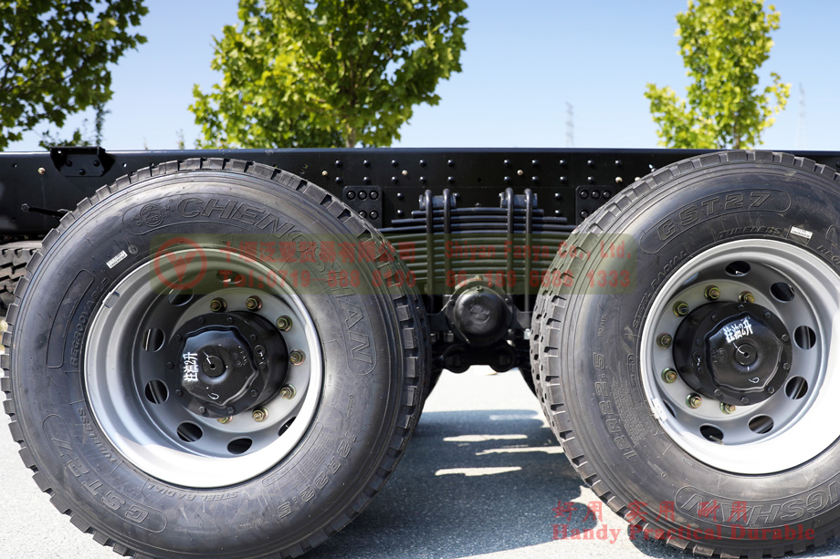 Dongfeng three axle truck 25 tons chassis 280 hp export heavy duty