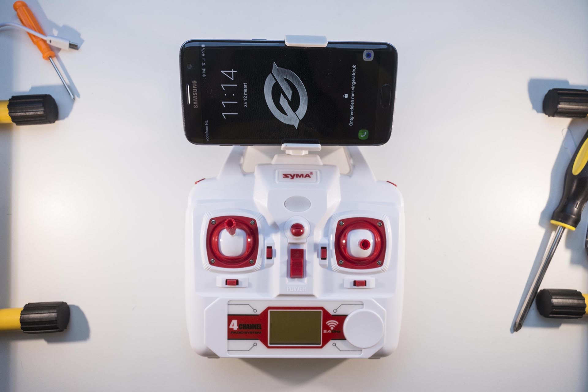 Review: Syma X8G (Cameradrone) - GadgetGear.nl