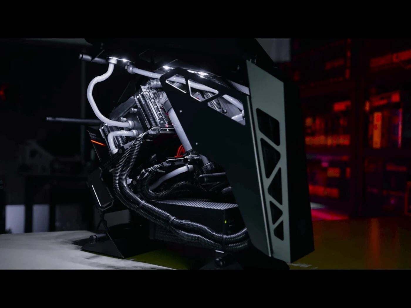 8 Incredible Gaming PC Builds That Prove That PC Is Number 1